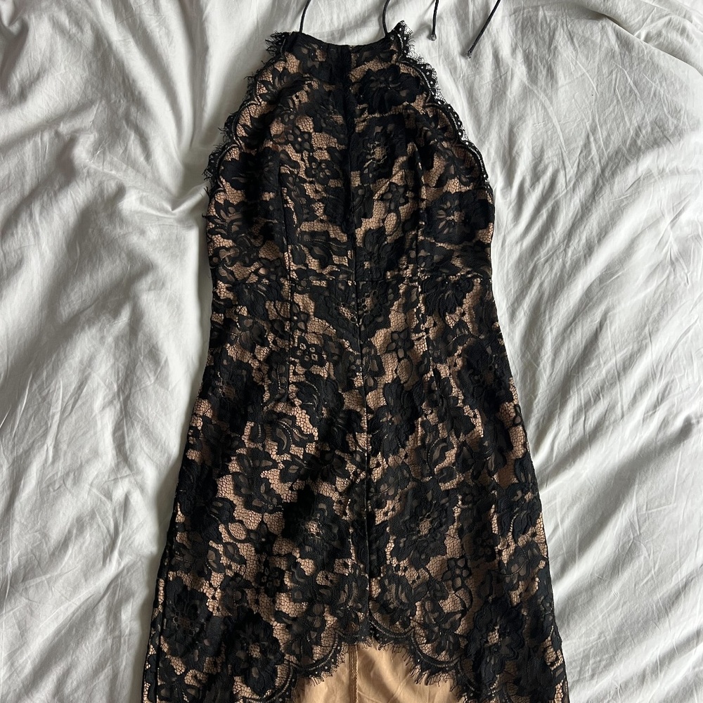 HALTER BLACK LACE MINI DRESS in a SIZE 6